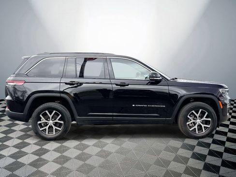 Used 2024 Jeep Grand Cherokee Limited AWD/4WD image 6