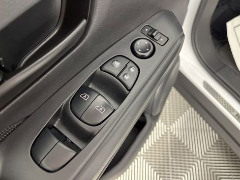 Used 2024 Nissan Kicks S image 30