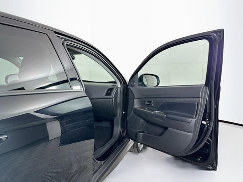 Used 2025 Mitsubishi Outlander Sport SE image 30