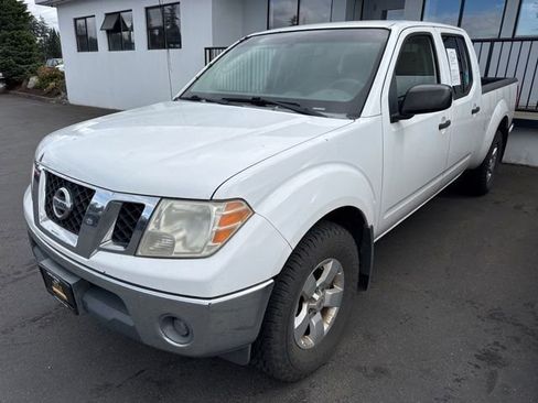 Used 2009 Nissan Frontier SE w/ SE Value Truck Pkg AWD/4WD image 3