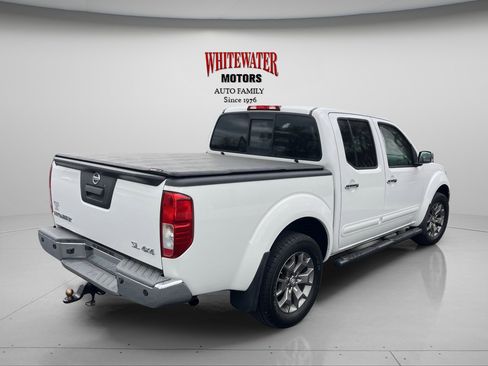 Used 2015 Nissan Frontier SL AWD/4WD image 5