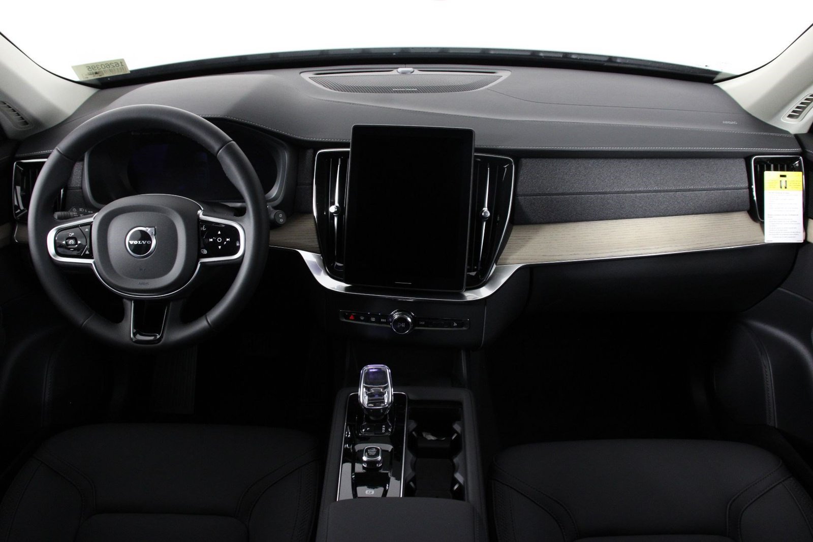 New 2026 Volvo XC90 T8 Plus w/ Protection Package AWD/4WD image 5