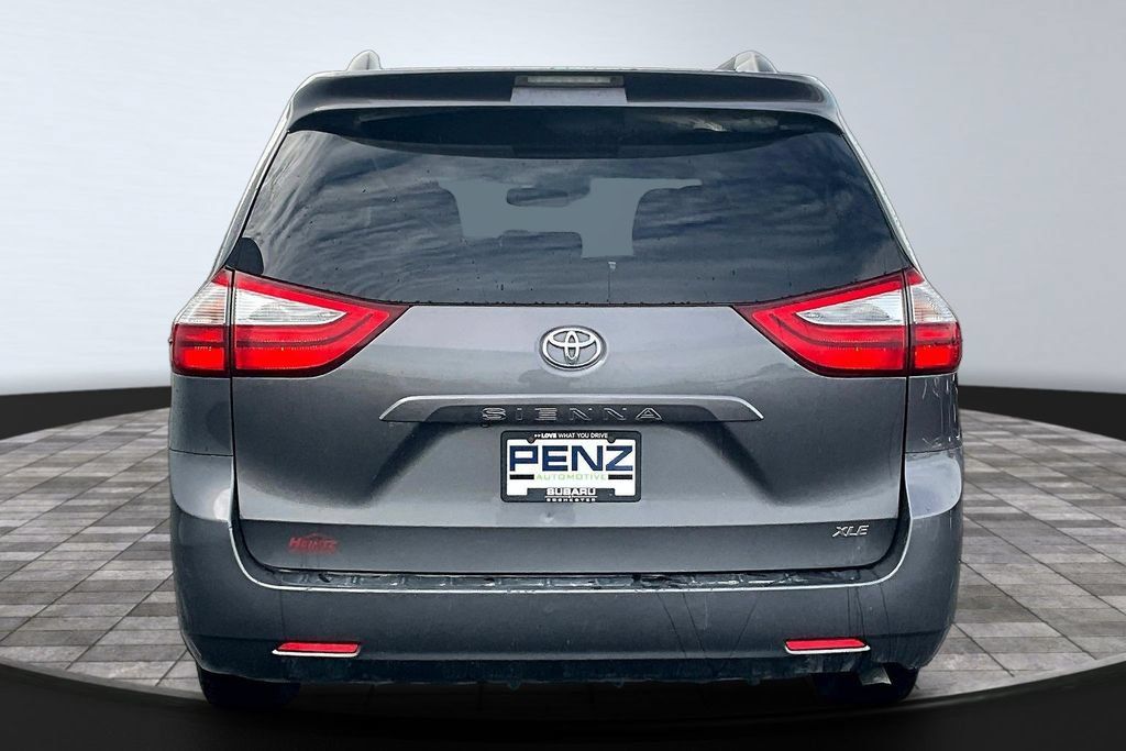 Used 2015 Toyota Sienna XLE FWD image 5