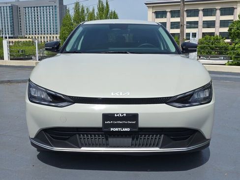 Used 2024 Kia EV6 Light AWD/4WD image 9