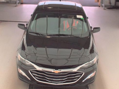 Used 2023 Chevrolet Malibu LT image 2