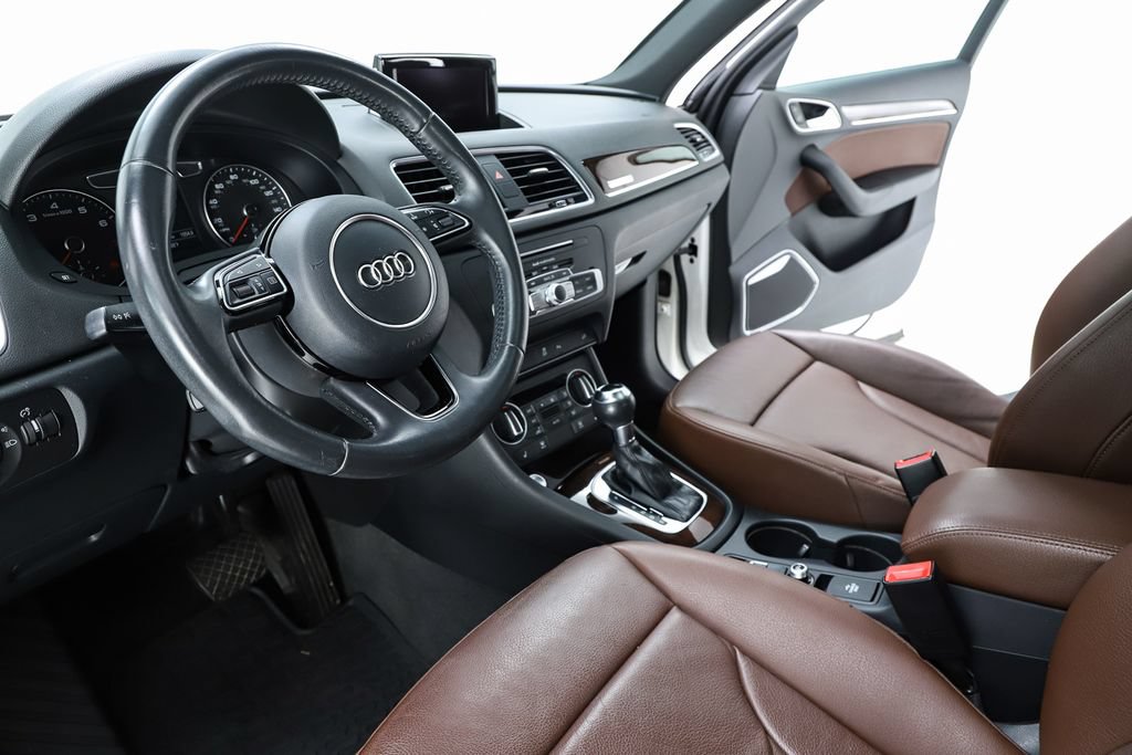 Used 2018 Audi Q3 2.0T Premium Plus w/ Premium Plus Package AWD/4WD image 23