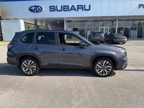 Used 2025 Subaru Forester Touring w/ Popular Package - Touring AWD/4WD image 2
