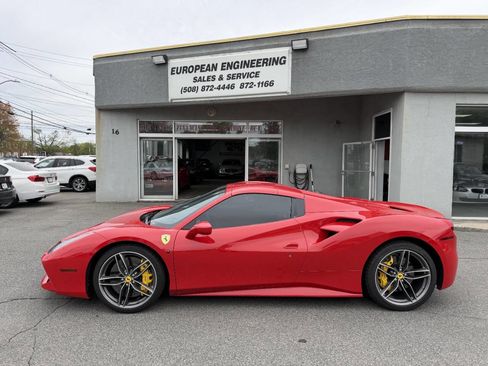 Used 2018 Ferrari 488 Spider RWD image 5