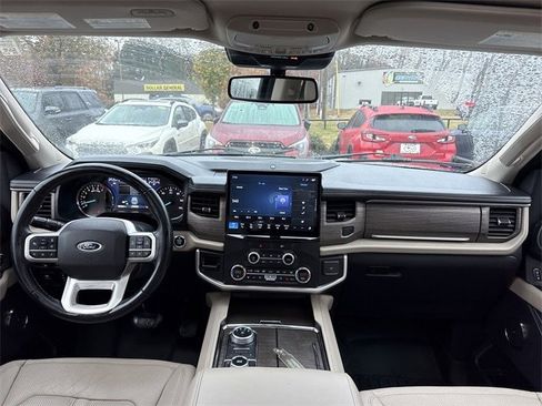 Used 2022 Ford Expedition Max Limited image 23