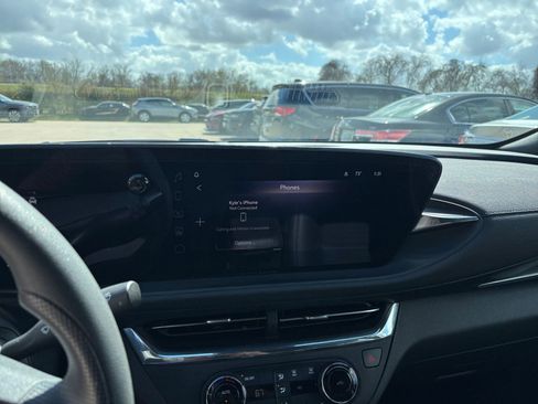 Used 2025 Buick Envista Preferred image 20