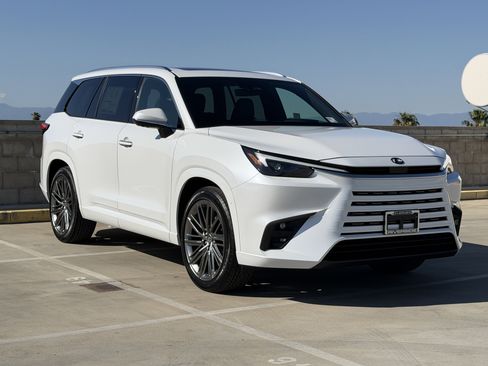 New 2026 Lexus TX 350 AWD image 2