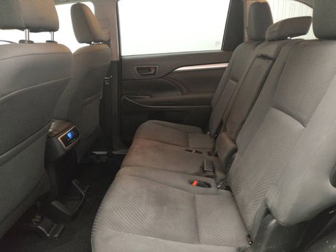 Used 2018 Toyota Highlander LE w/ Protection Package #3 image 18