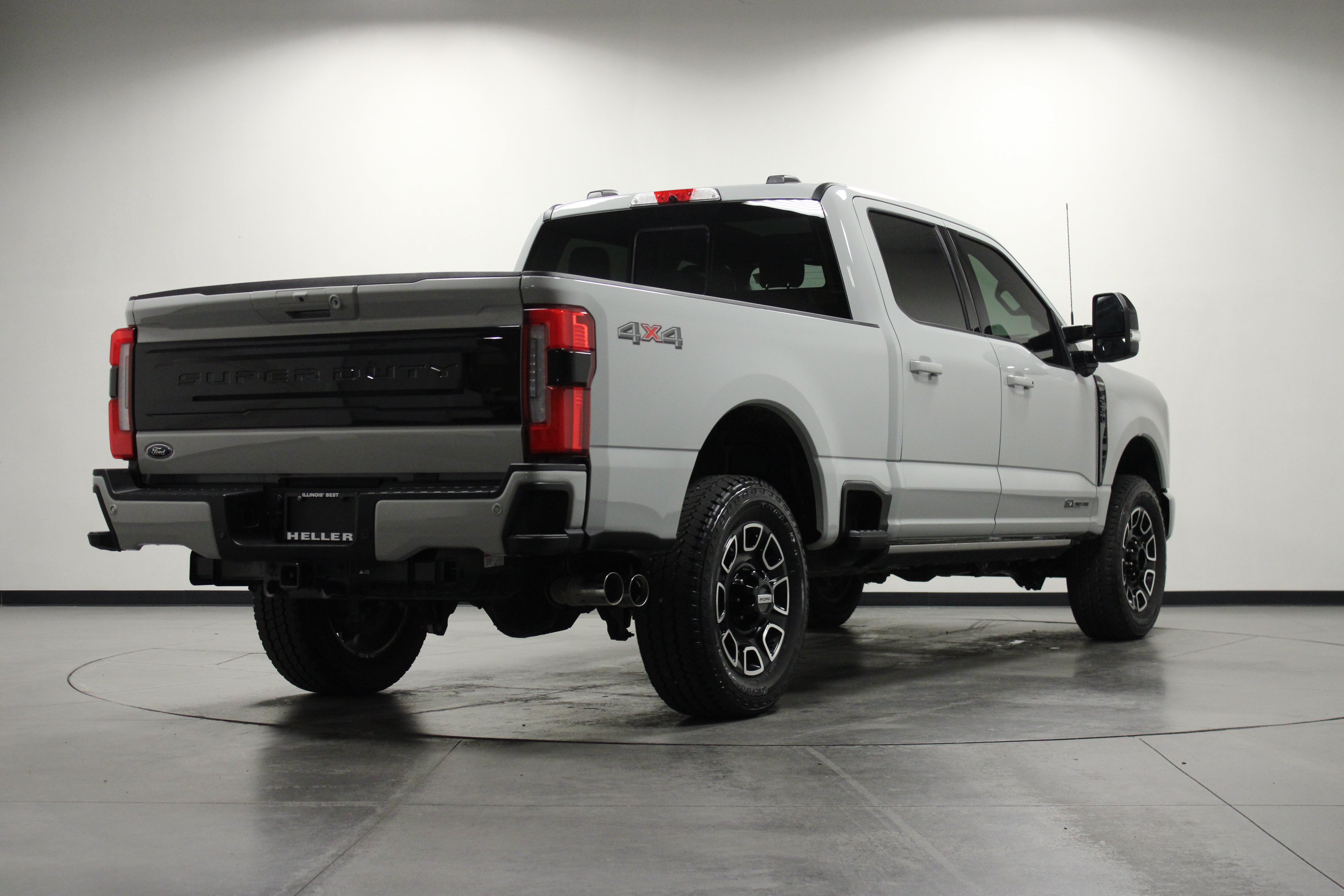 Used 2026 Ford F250 Platinum AWD/4WD image 4