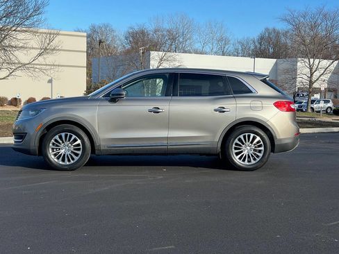 Used 2017 Lincoln MKX Select image 3