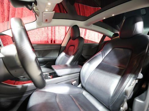 Used 2020 Tesla Model 3 Standard Range Plus RWD image 13