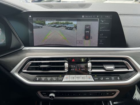 Used 2022 BMW X7 xDrive40i w/ Executive Package AWD/4WD image 19