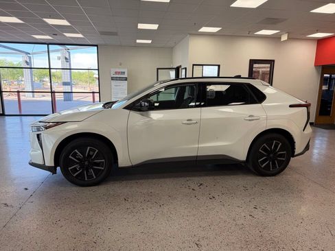 Used 2026 Toyota bZ AWD/4WD image 9