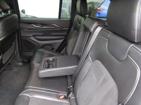 Used 2024 Jeep Grand Cherokee Altitude AWD/4WD image 32