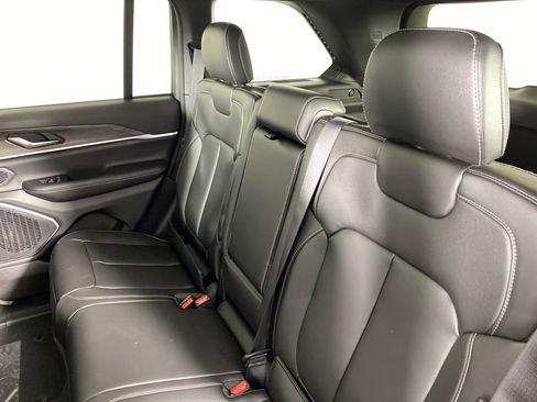 New 2026 Jeep Grand Cherokee Limited image 29