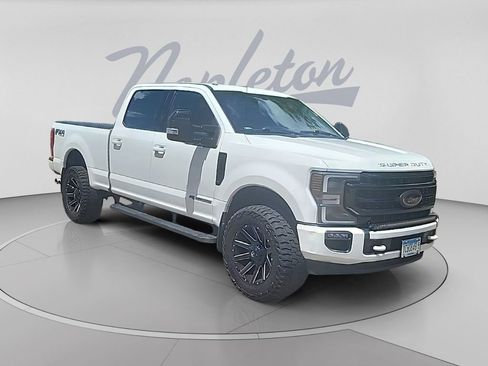 Used 2022 Ford F350 Lariat w/ Black Appearance Package AWD/4WD image 8