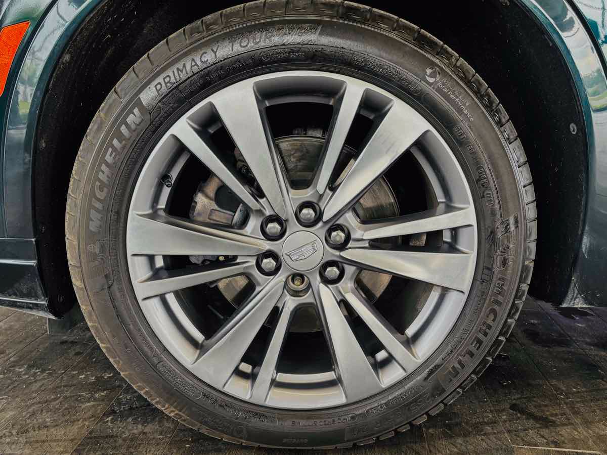 Used 2024 Cadillac XT6 Premium Luxury w/ Technology Package FWD image 28