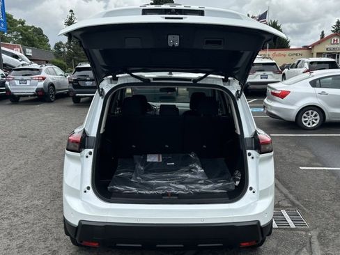 New 2025 Nissan Rogue S image 9