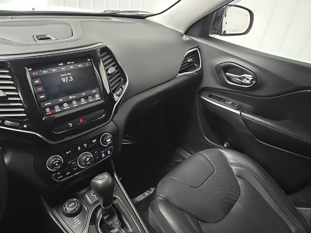 Used 2019 Jeep Cherokee Limited AWD/4WD image 26