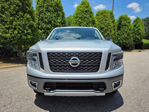 Used 2017 Nissan Titan PRO-4X AWD/4WD image 10