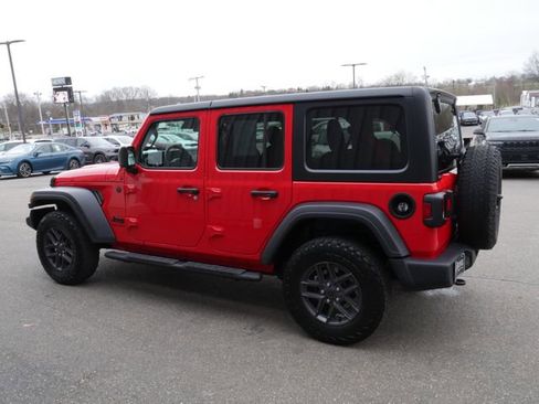 Used 2024 Jeep Wrangler Sport S image 8