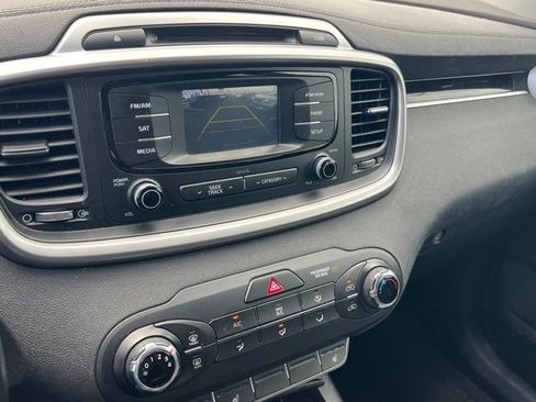 Used 2016 Kia Sorento FWD w/ LX Convenience Package image 20