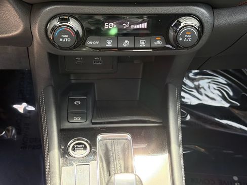 Certified 2021 Nissan Kicks SR FWD image 30