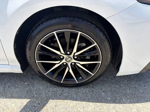 Used 2021 Toyota Camry SE FWD image 23