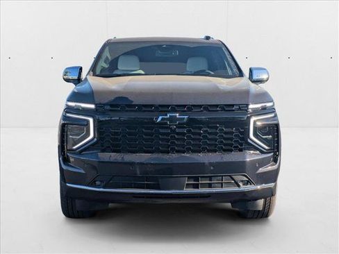 New 2025 Chevrolet Suburban Premier image 6