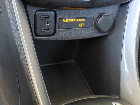 Used 2021 Chevrolet Trax LT w/ LT Convenience Package FWD image 19