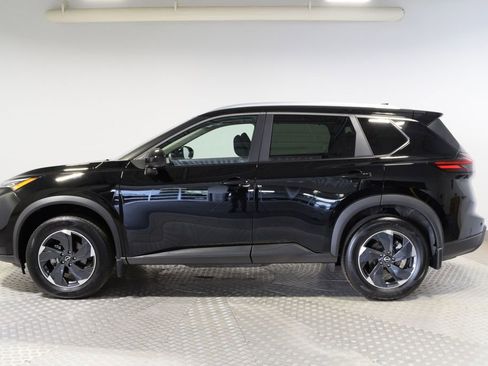 Used 2026 Nissan Rogue SV w/ SV Premium Package AWD/4WD image 2