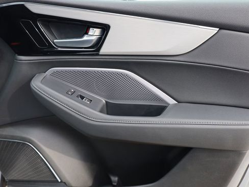 Used 2026 Acura MDX SH-AWD image 39