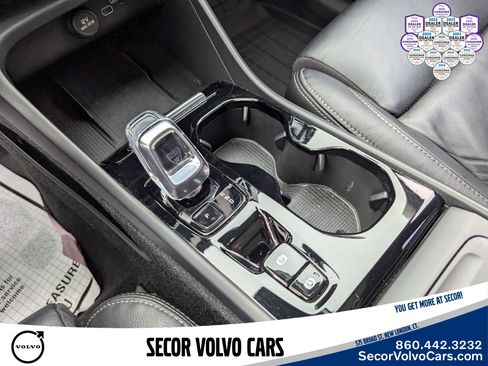 Certified 2023 Volvo XC40 B5 Plus image 18