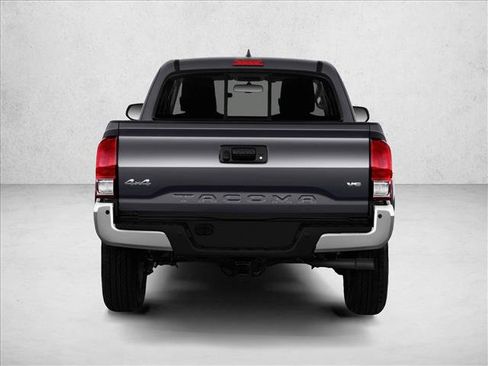 Used 2016 Toyota Tacoma TRD Off-Road image 10