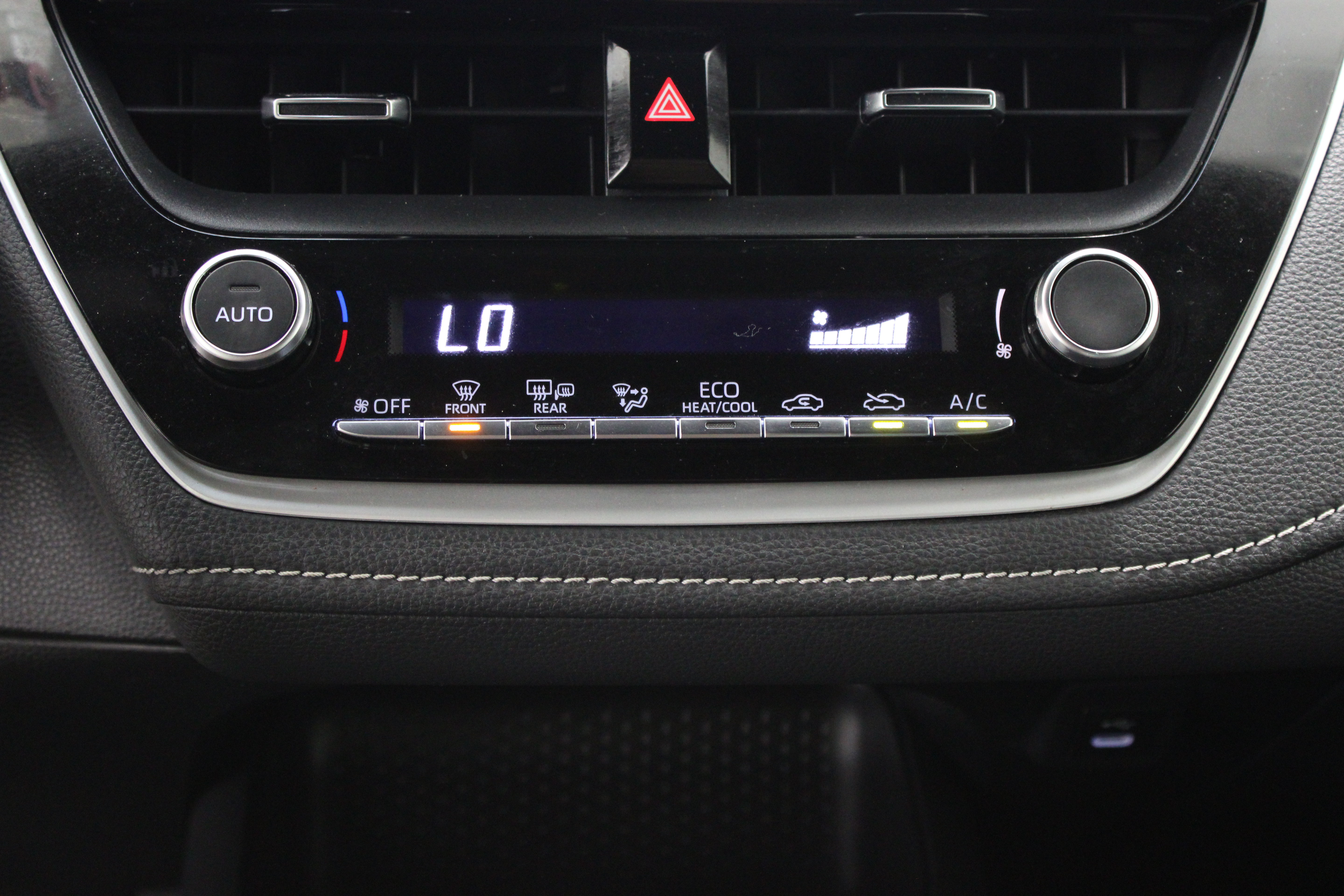 Used 2025 Toyota Corolla SE FWD image 19