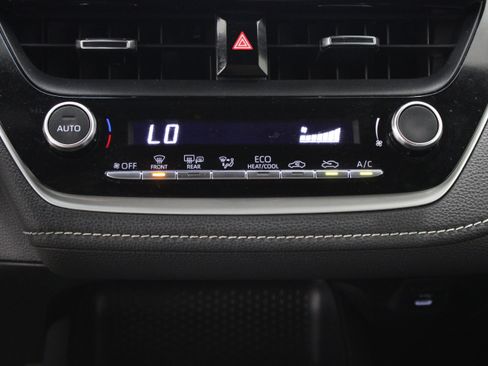 Used 2025 Toyota Corolla SE FWD image 19