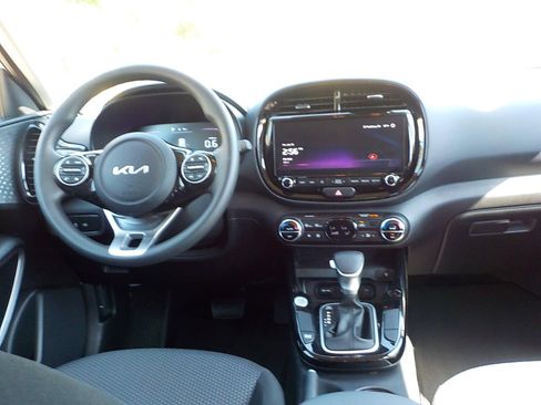 Used 2025 Kia Soul S image 14