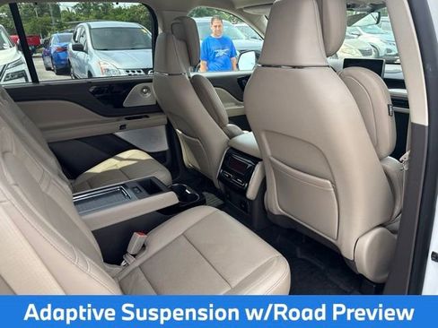 Used 2020 Lincoln Aviator Reserve w/ Equipment Group 202A AWD/4WD image 17