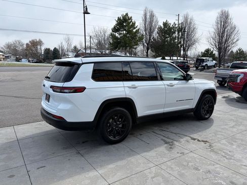 Used 2024 Jeep Grand Cherokee L Laredo image 28