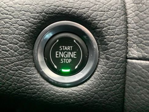 Used 2021 GMC Yukon XL Denali image 24