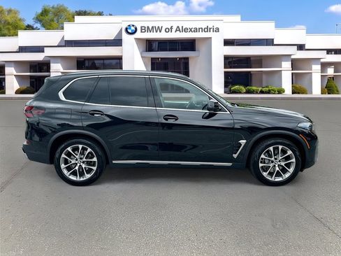 Used 2024 BMW X5 xDrive40i w/ Premium Package AWD/4WD image 8