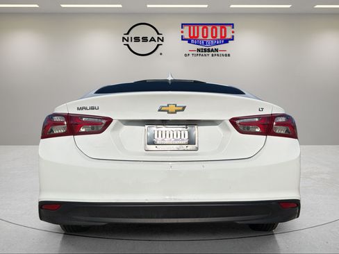 Used 2022 Chevrolet Malibu LT FWD image 3