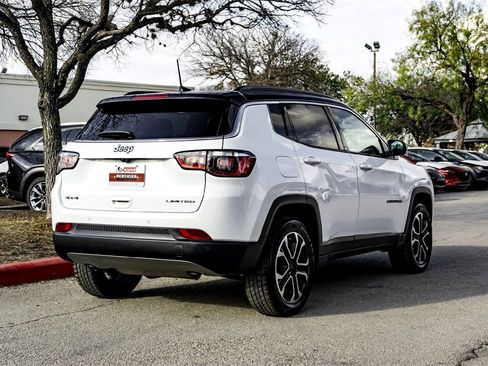 Used 2024 Jeep Compass Limited image 5