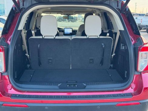 Used 2021 Ford Explorer XLT w/ Equipment Group 202A image 4