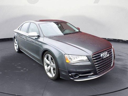 Used 2014 Audi S8 w/ Driver Assistance Package image 5