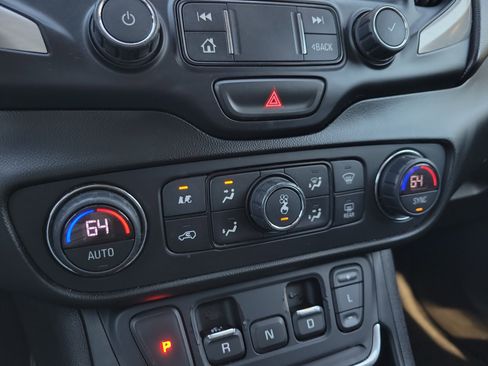 Used 2019 GMC Terrain SLE w/ Driver Convenience Package image 27